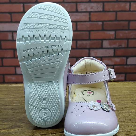 Dogi Girls Patent Leather Lavender Shoe with Buck - Picture 6 of 7